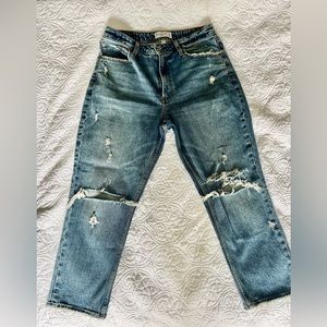 Abercrombie & Fitch The Mom High Rise distressed jeans (size 30 Short)